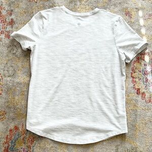 Lululemon Short Sleeve Top Size 6